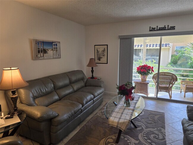 Building Photo - 959 SE 2nd Ave