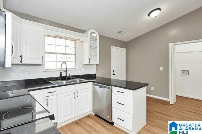 Building Photo - 3719 Gray Oaks Dr