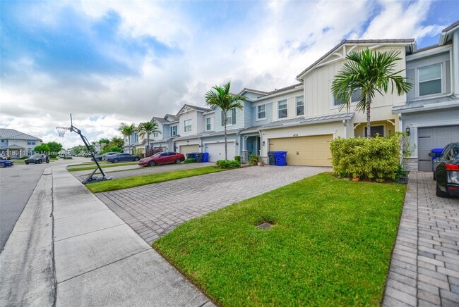 Building Photo - 4735 Eucalyptus Dr