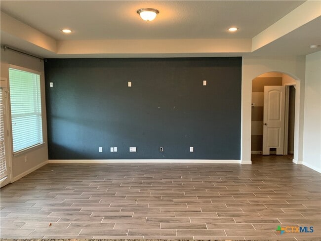 Building Photo - 338 Oak Creek Way