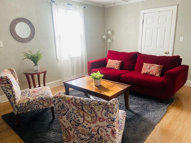 Building Photo - 2 Bedroom/1 Bath  - $875/Mo