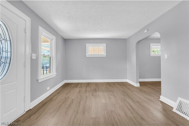 Building Photo - 19409 Raymond St