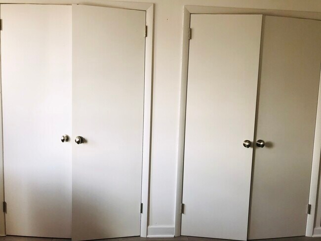 2 bedroom big closet - 5701 N Sheridan Rd