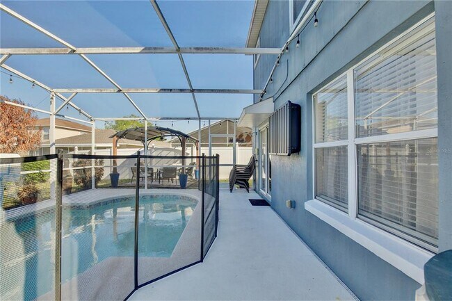 Building Photo - 2115 Heathwood Cir