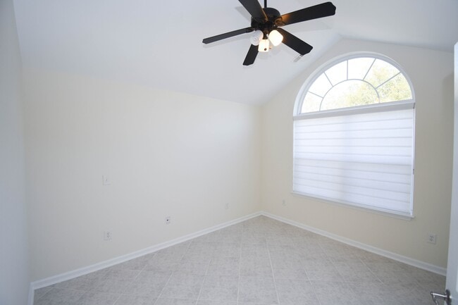 Building Photo - 160 Stonegate Blvd