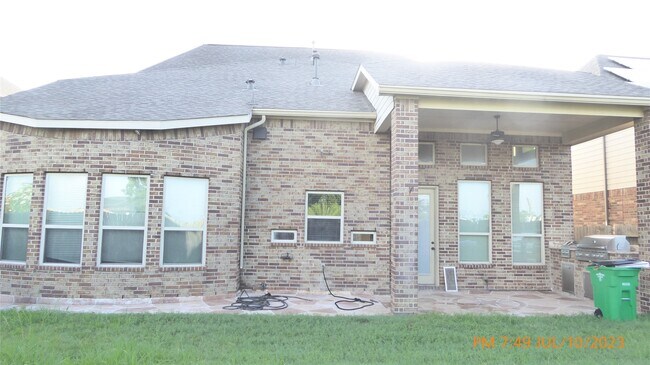 Building Photo - 21710 Avalon Queen Dr