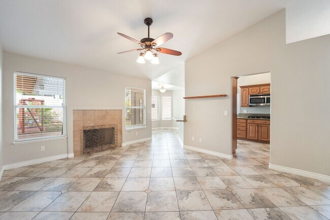 Building Photo - Elegant Single-Story Home in Desert Shores!