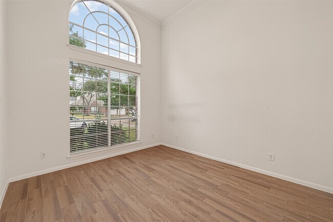 Building Photo - 3206 Shadowfern Ct