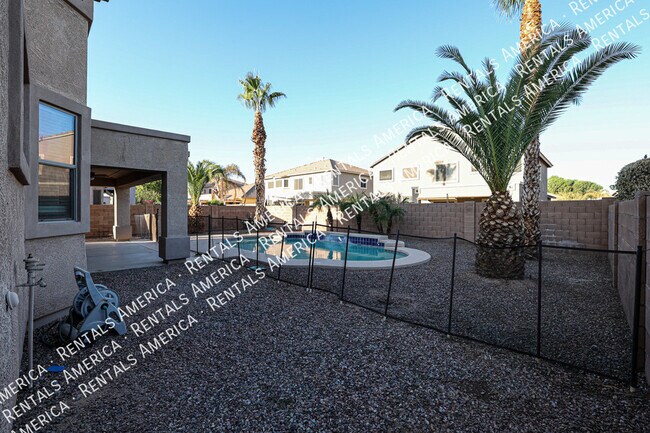 Building Photo - 14958 W Cameron Dr