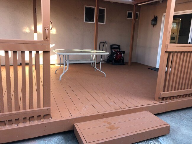 Building Photo - 4bd/2ba - Bedroom Home with a Lap Pool! Excellent Location - Coming Soon!