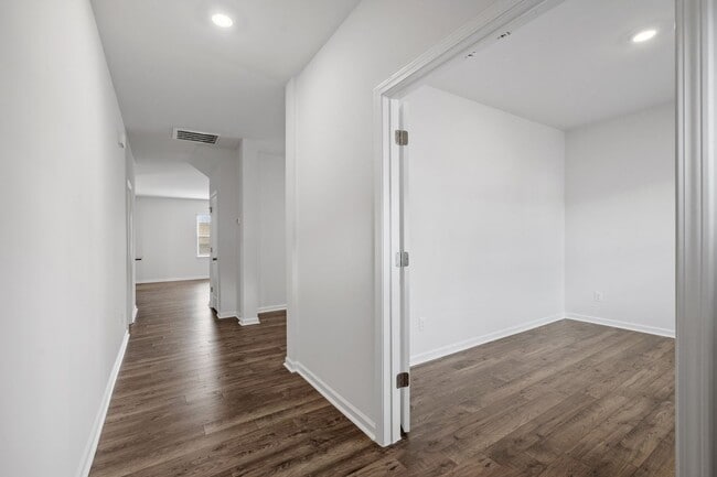 Building Photo - 340 Fenwick Dr