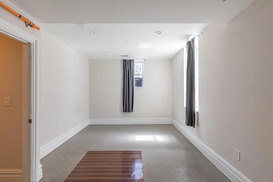 Building Photo - 89 Cedar St