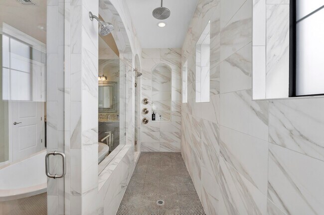 Building Photo - 11525 NW 81st Pl