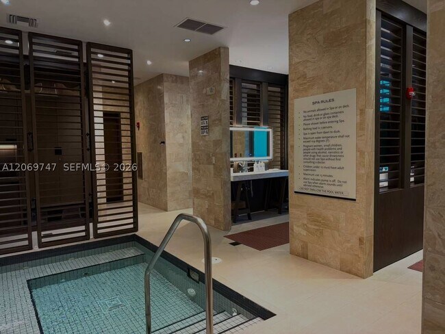Building Photo - 360 Ocean Dr