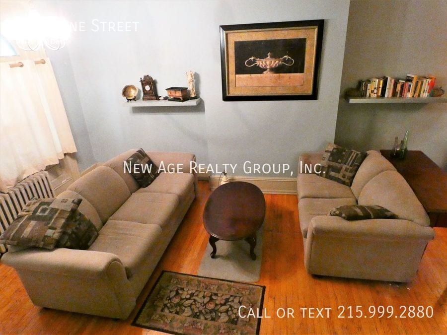 Building Photo - 4238 Pine St