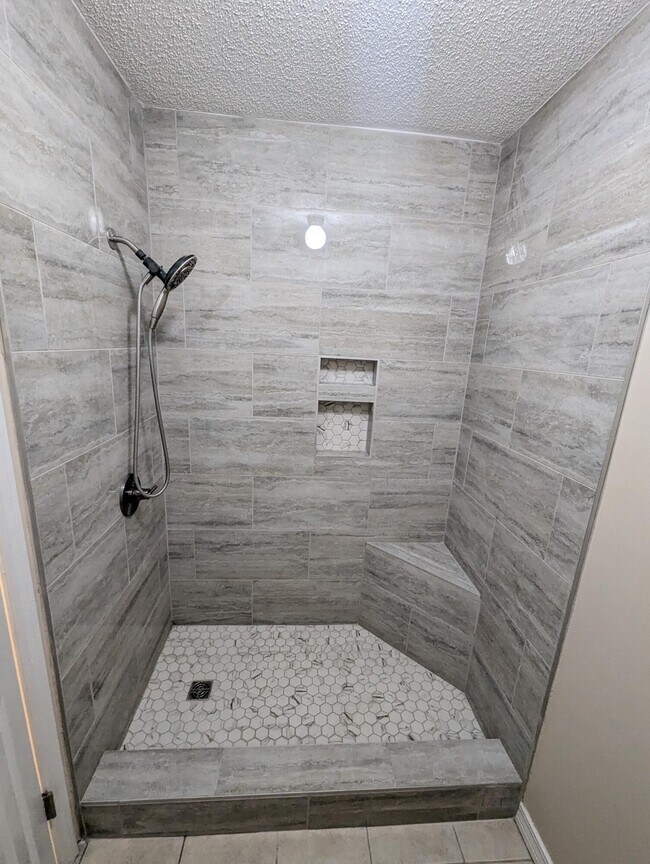 Building Photo - 8909 Colony Ridge Cir