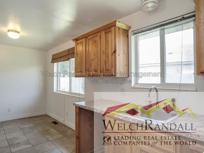 Building Photo - 868 W 4400 S