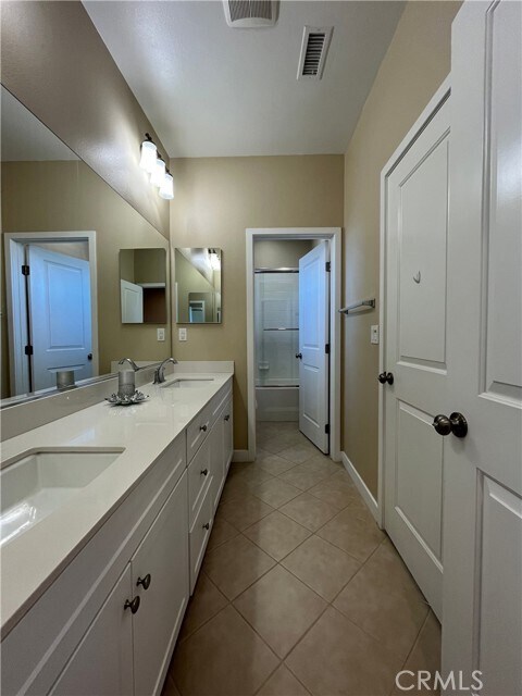 Building Photo - 11395 Beechnut St