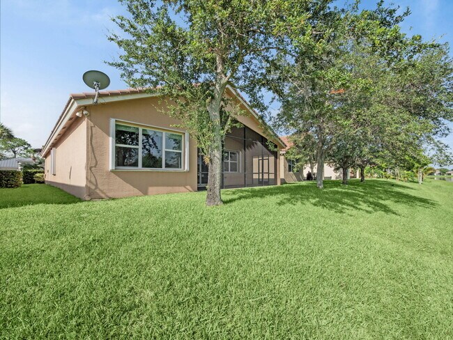 Building Photo - 1863 SW Jamesport Dr