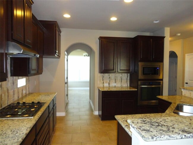 Building Photo - 6400 Antigo Ln