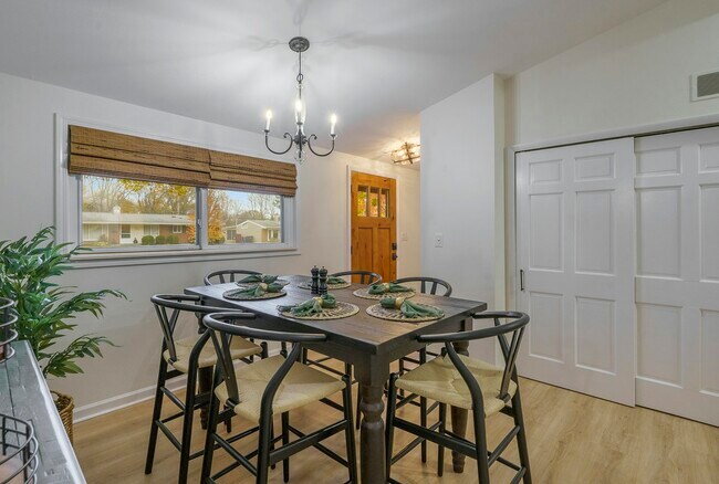 Building Photo - 2804 Canterbury Rd