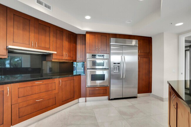 Building Photo - 3610 Gardens Pkwy
