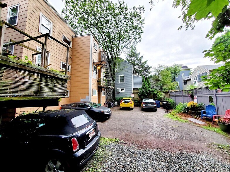 Building Photo - 17 Bay