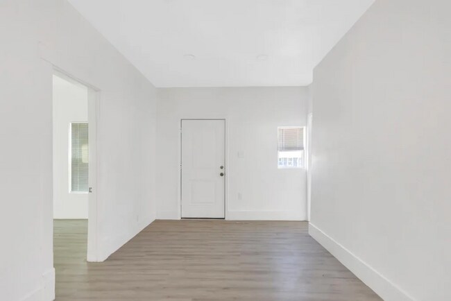 Building Photo - 2105 Walnut St