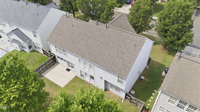 Building Photo - 201 Shakespeare St