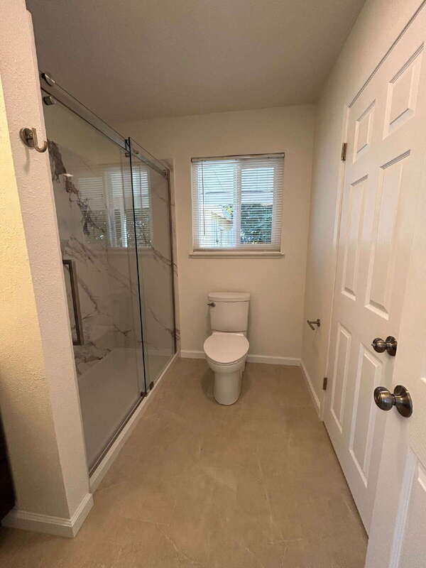 Building Photo - 1525 James St