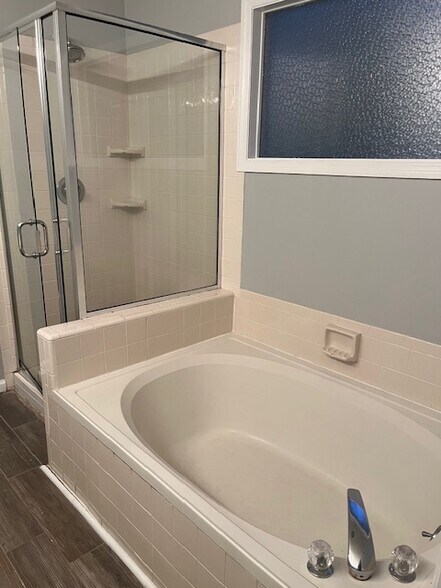 3 Bedroom 2 Bath House for Rent in Quail Hollow in Mt Pleasant. Lots of Upgrades. 3 Miles to IOP - 2084 Presidio Dr