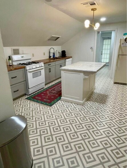 Building Photo - 57 N Reed Ave