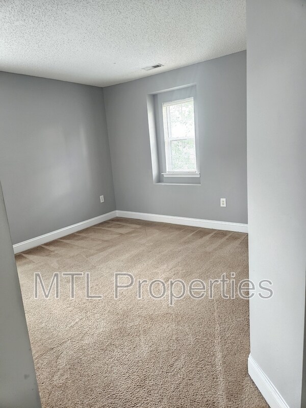 Building Photo - 302 Nanny Point Dr