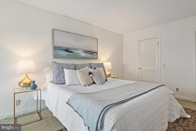 Building Photo - 100 Severn Ave