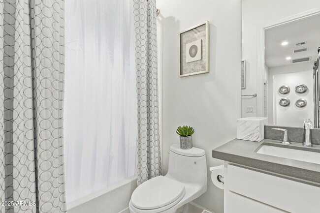 Building Photo - 4601 S Pinaleno Dr