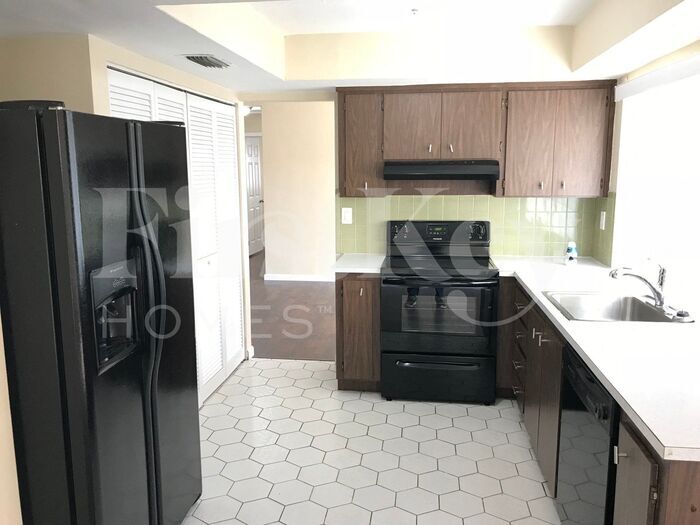 Building Photo - 9280 Sunset Strip