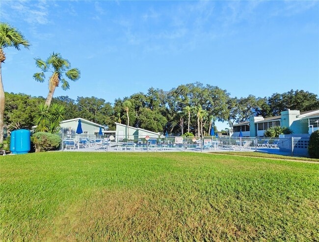 Building Photo - 608 Midway Dr