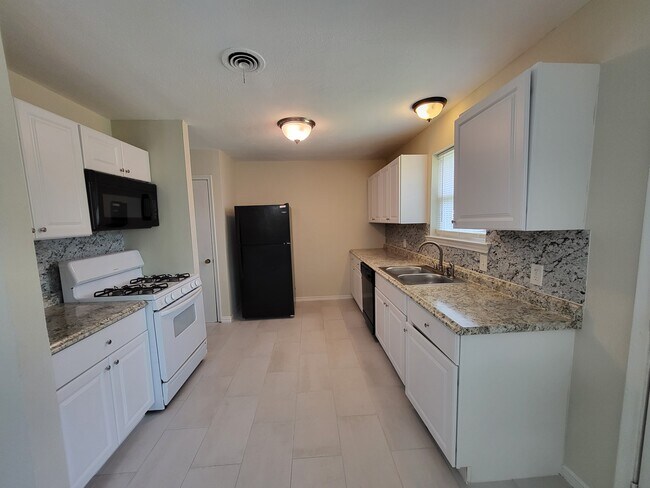 Building Photo - Nachita