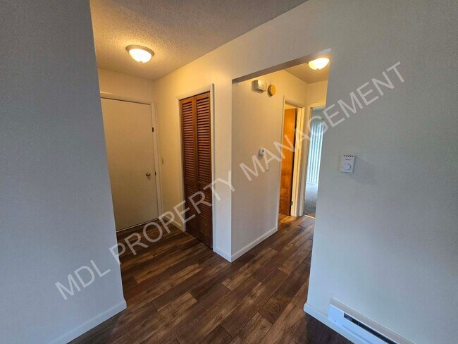 Building Photo - 3295 Ramond St