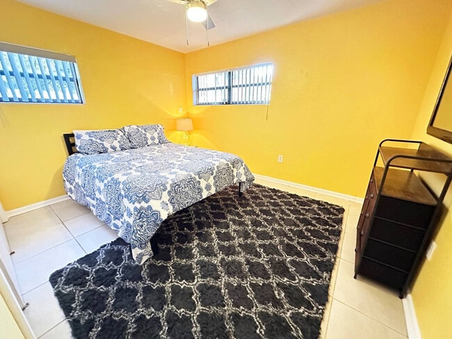 Building Photo - 737 SE 4th Ave