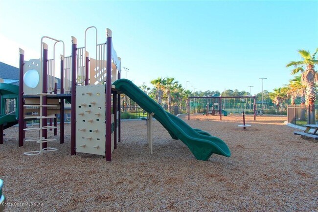 Building Photo - 953 Musgrass Cir