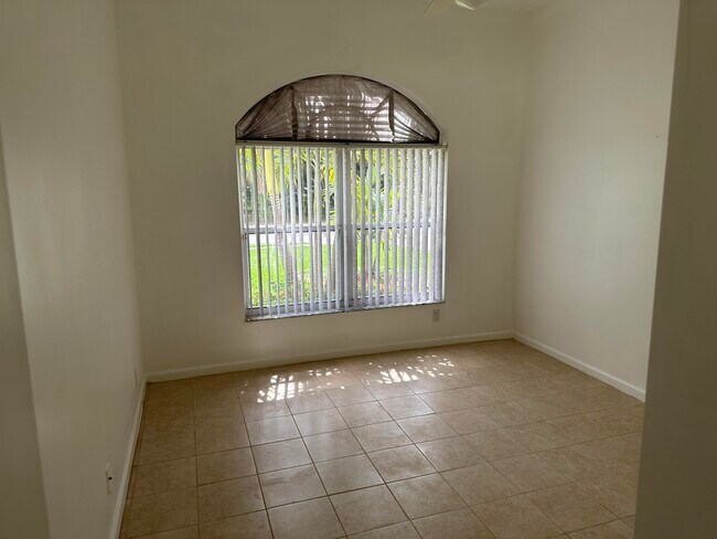 Building Photo - 8330 Lake Cypress Rd