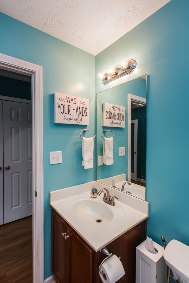 Building Photo - 137 Bristol Woods Dr