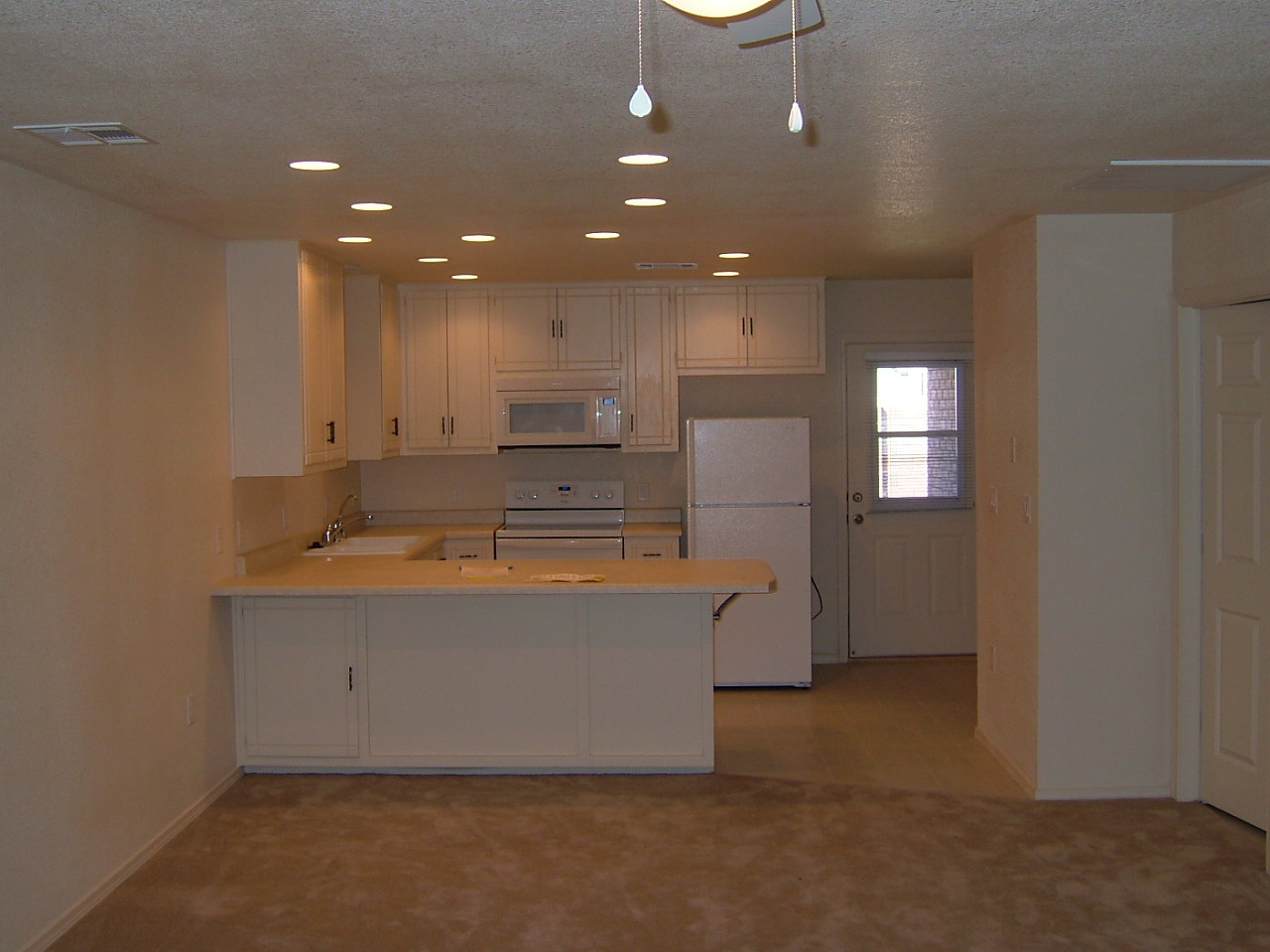 Kitchen / Dining - 1503 Aspen Dr