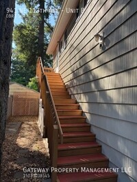 Building Photo - 941 NE 113th Ave