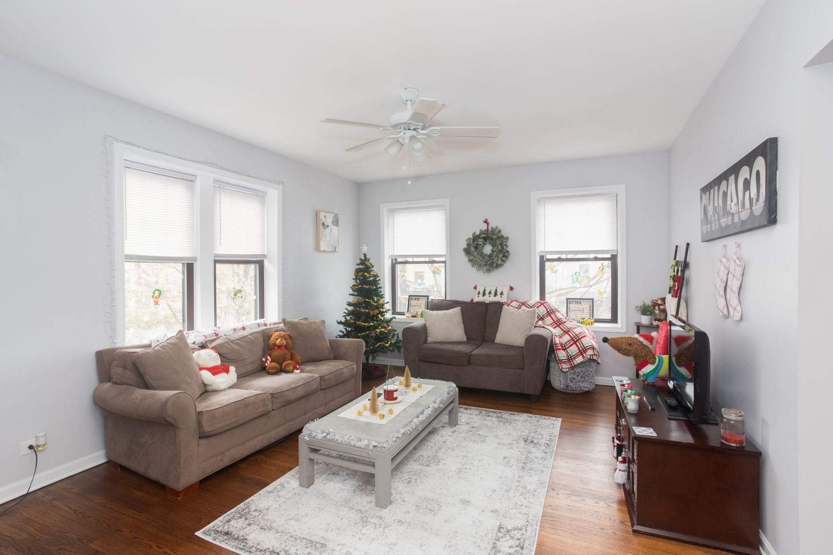 Building Photo - 3712 N Sheffield Ave