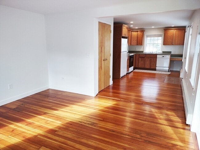 Building Photo - 20 Cutler St