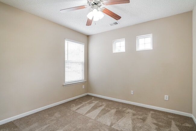 Building Photo - 3344 Marshlane Way