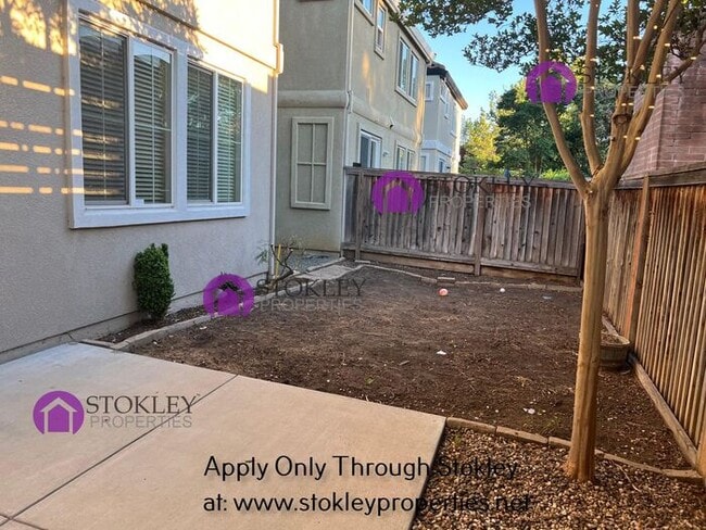 Building Photo - 1019 Sycamore Ln