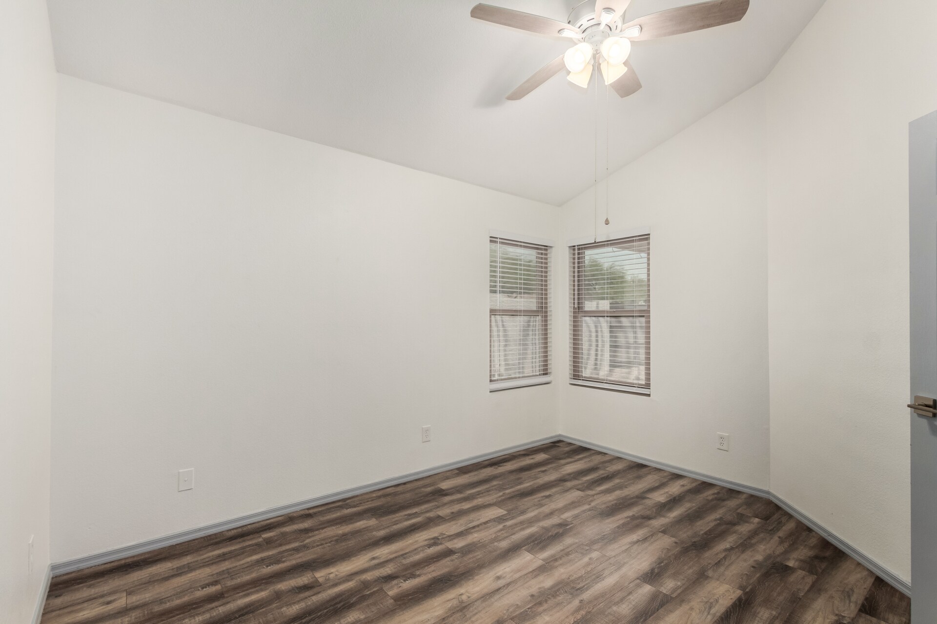 Building Photo - 3981 E South Fork Dr